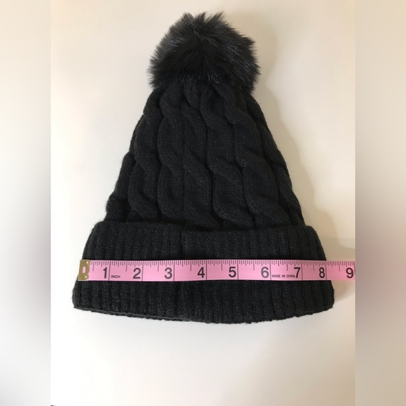 NWT- Black Womens Lined Beanie with Puff - Picture 5 of 5